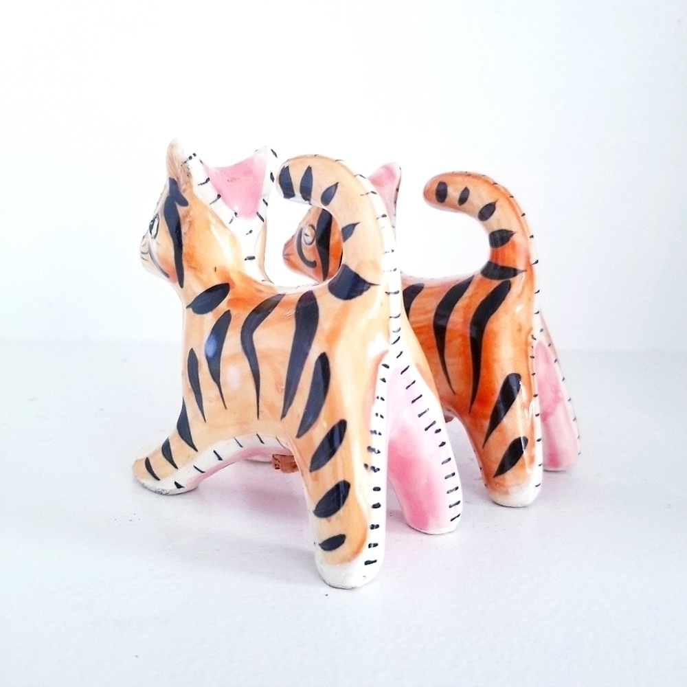 NAPCO Vintage Ceramic Patchwork Tiger Cat Salt and Pepper Shakers Vtg 50s - Picture 7 of 12